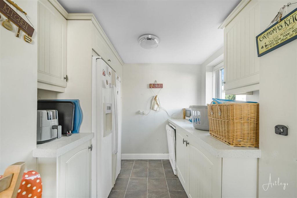 Additional image 8 of 4 bed detached house for saleMillands Close, Newton, Swansea SA3