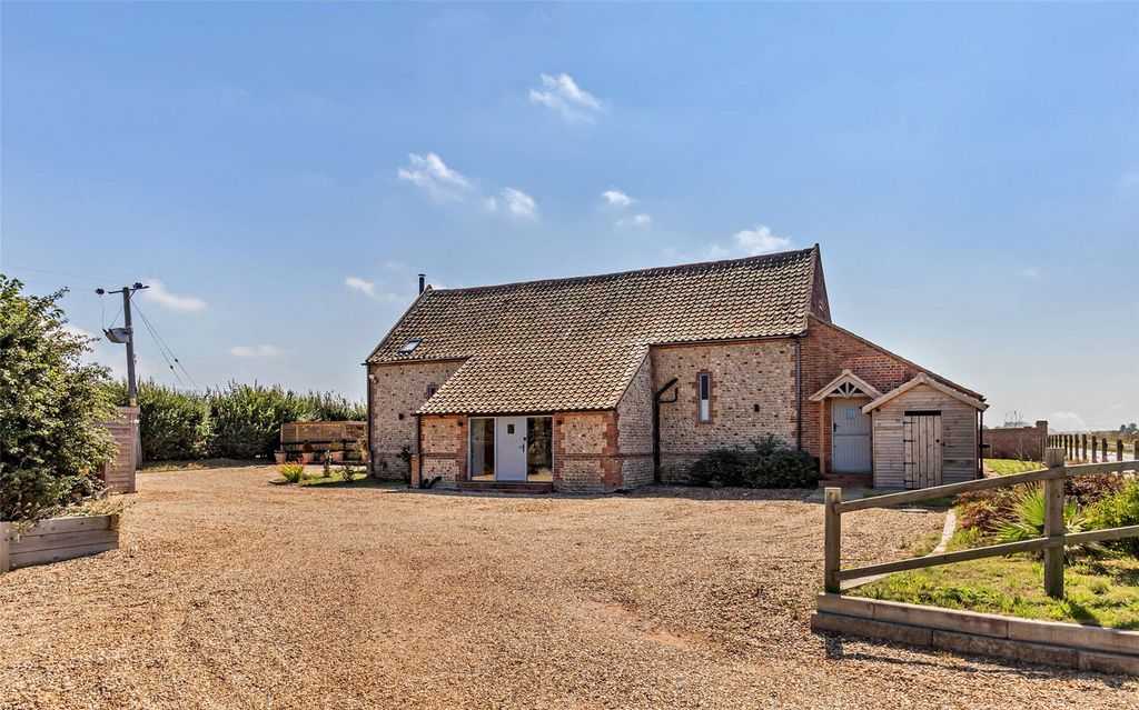 Property photo 1 of 26 Alford Barns