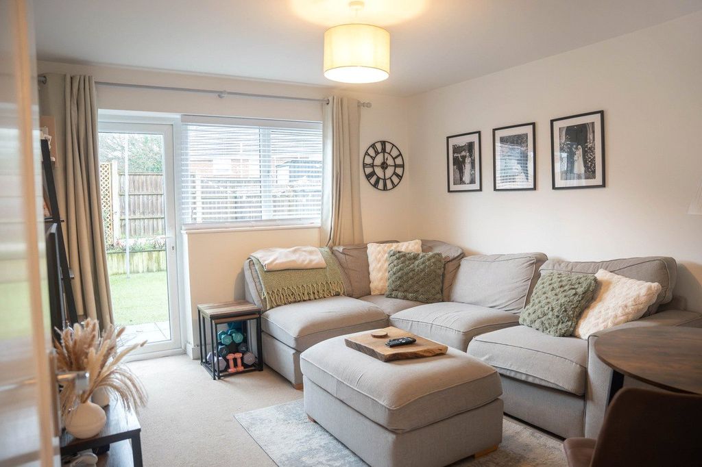 Property photo 2 of 18 Picture No. 26