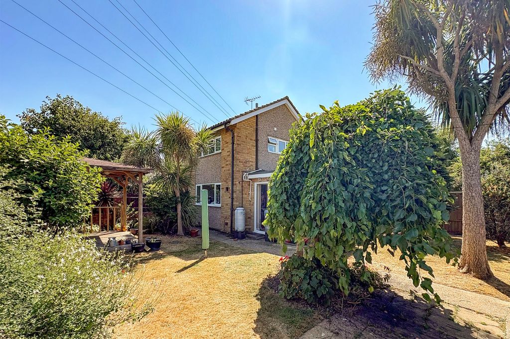 Property photo 2 of 18 Picture No. 16
