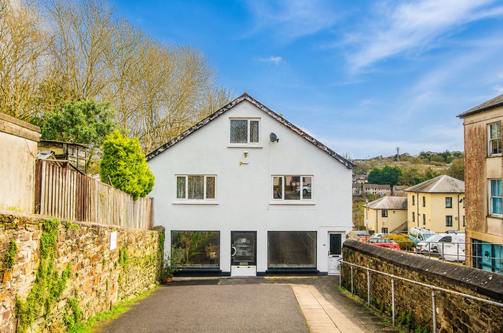 Property photo 1 of 18 E097ee90-72Bb-4A5F-830E-15c4369F3c35