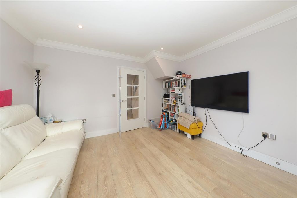 Property photo 2 of 12 Living Room