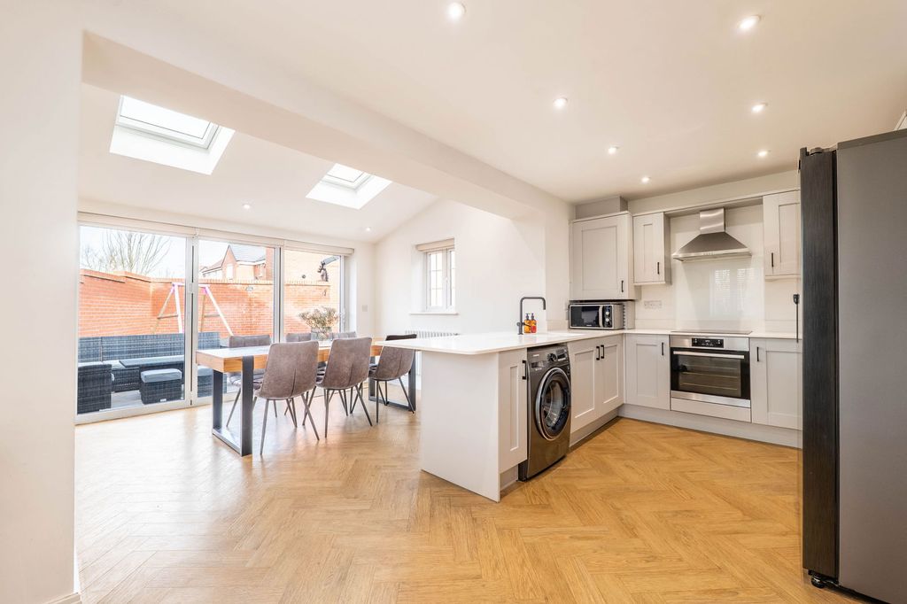 Property photo 3 of 30