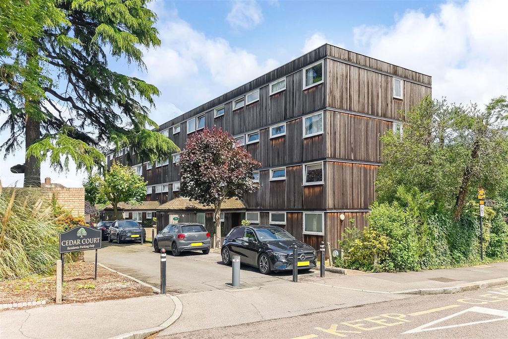 Property photo 1 of 18 11 Cedar Court-20.Jpg
