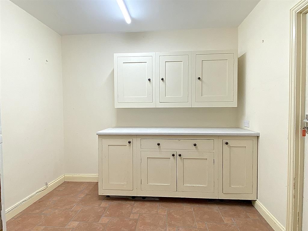Property photo 3 of 10 Utility Room