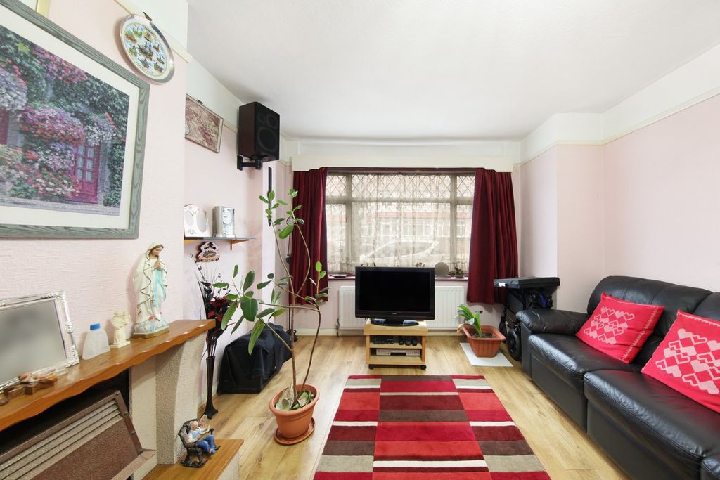 Property photo 2 of 13