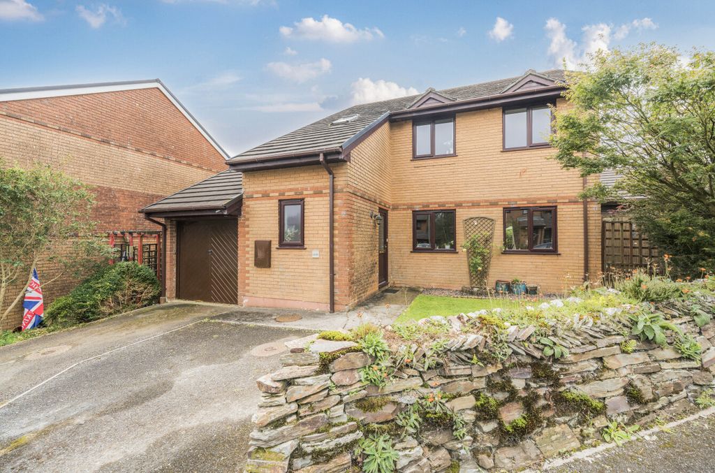 Property photo 1 of 22 1329617-22-6888d0...
