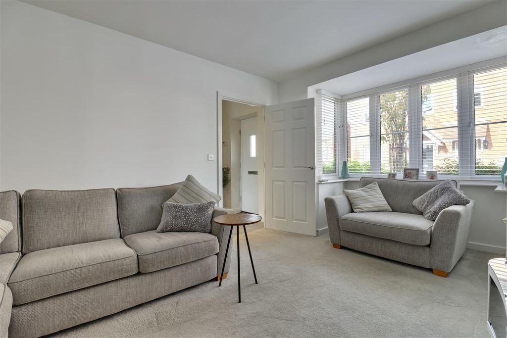 Property photo 3 of 14 Living Room