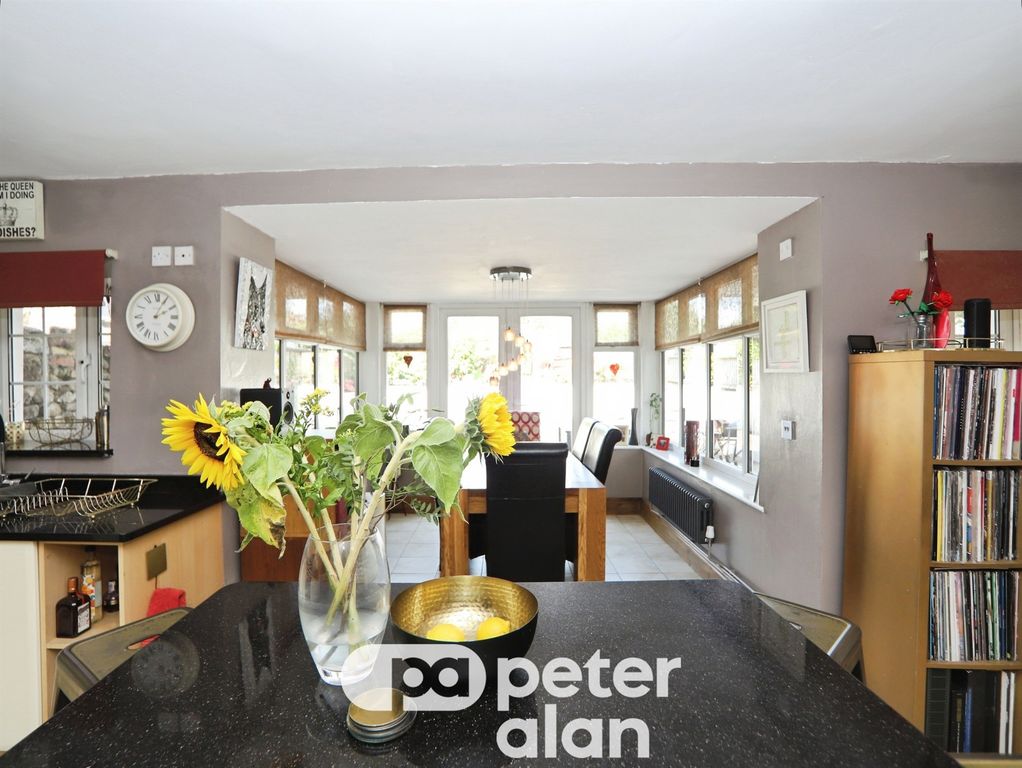Property photo 3 of 39