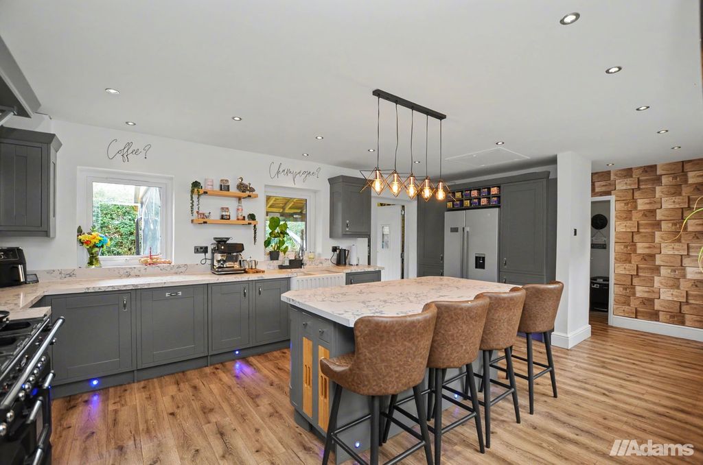 Property photo 3 of 66