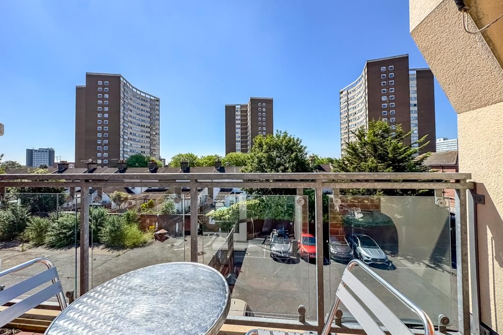 Property photo 3 of 13 Balcony