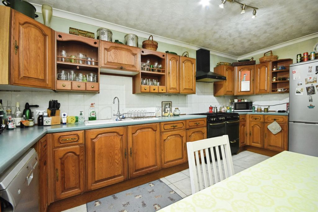 Property photo 2 of 18