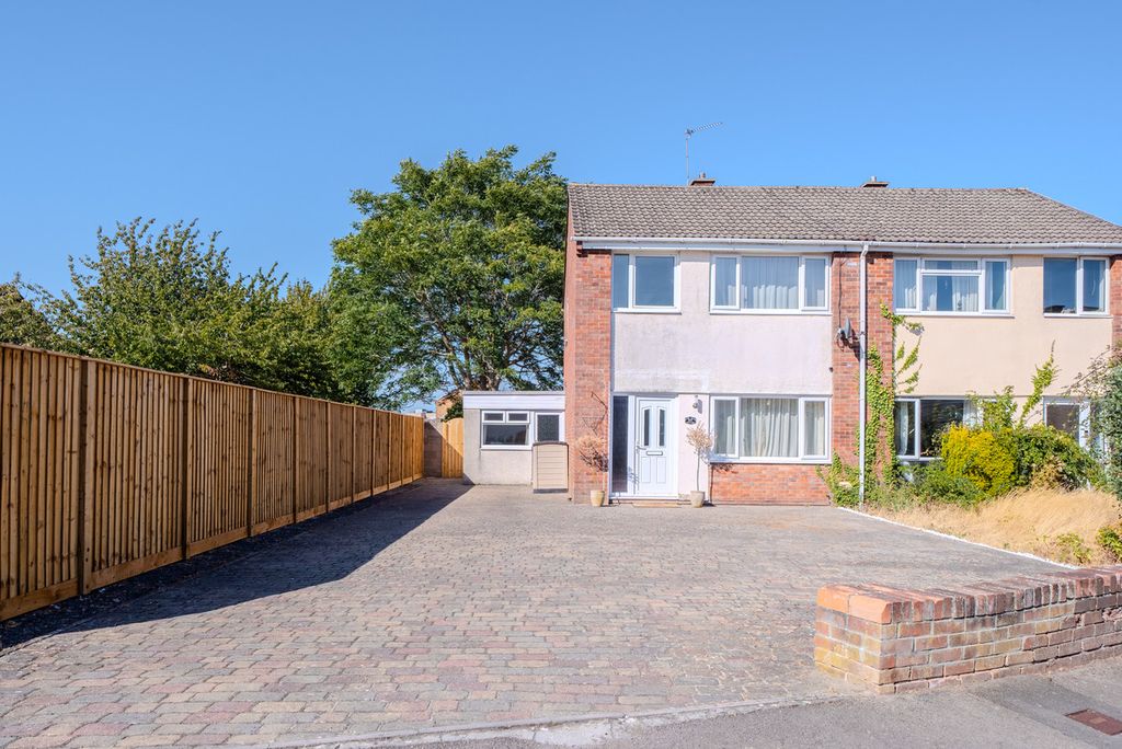 Property photo 1 of 34