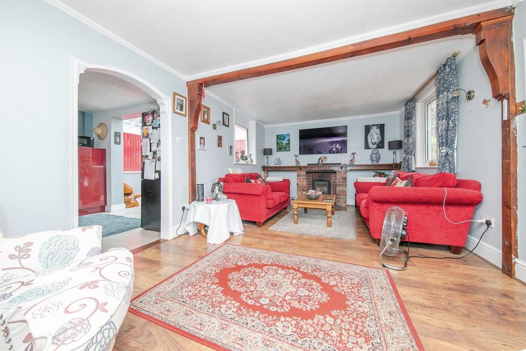 Property photo 2 of 18