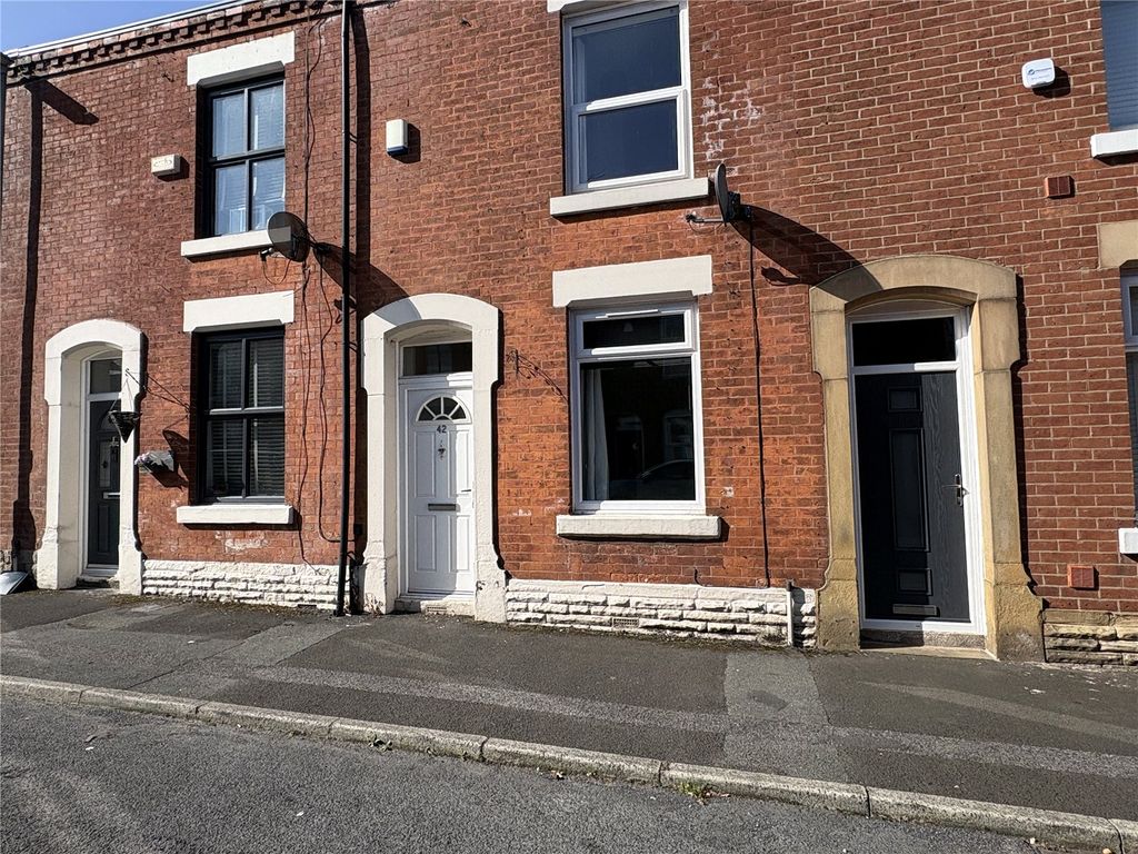 Property photo 1 of 10 External