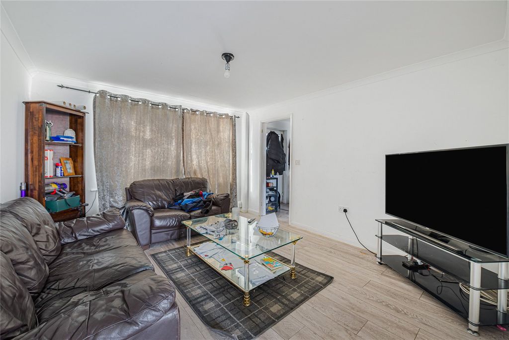 Property photo 2 of 14 Lounge