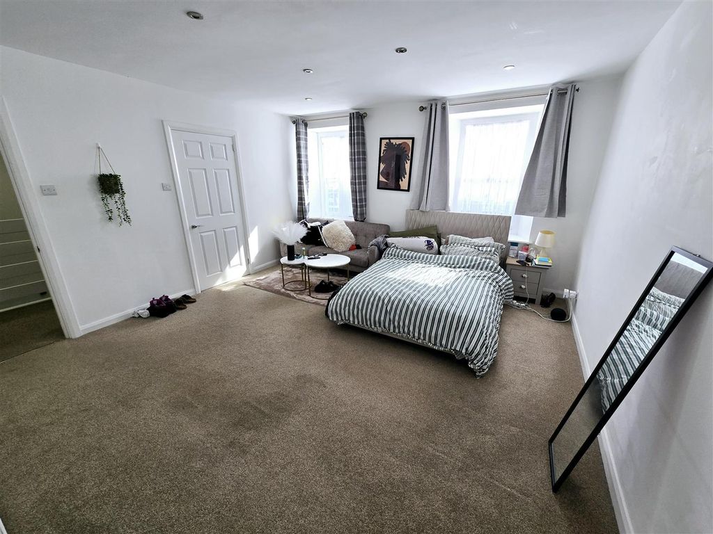 Additional image 9 of 1 bed flat for saleWestgate Street, Launceston PL15