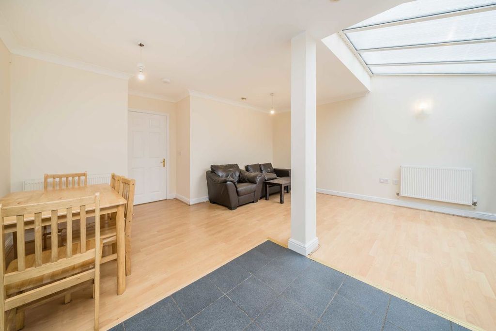 Property photo 2 of 4