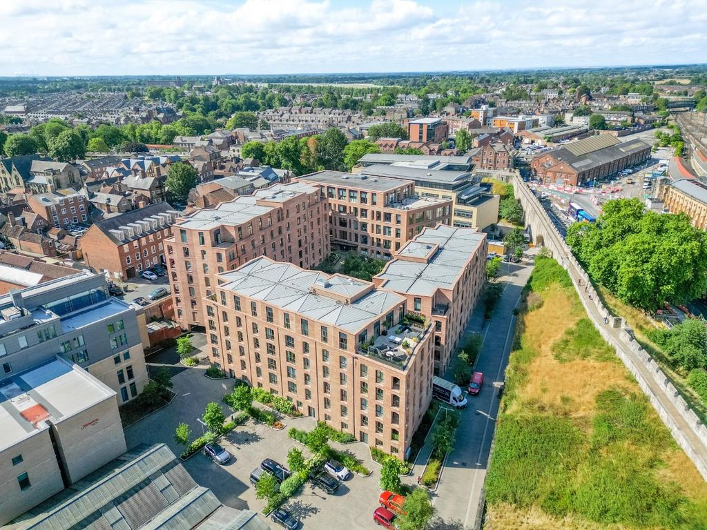 Property photo 1 of 14 hq-15.Jpg