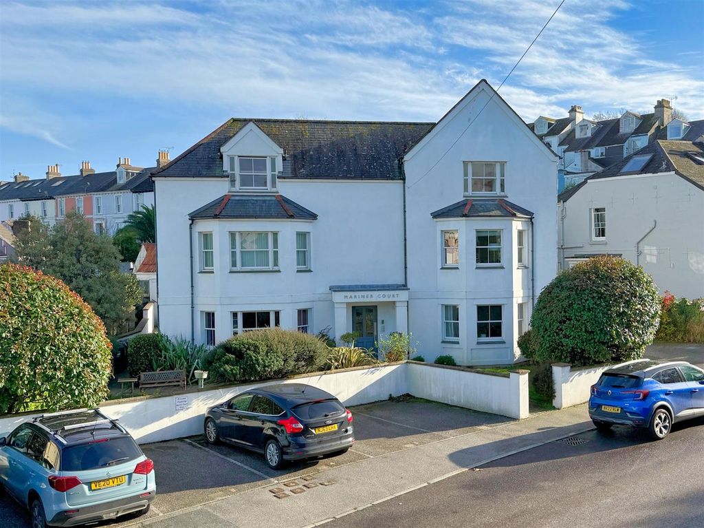 Property photo 2 of 14