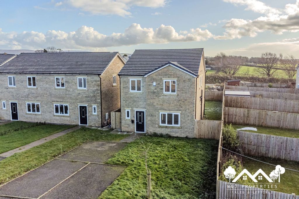 Property photo 2 of 46