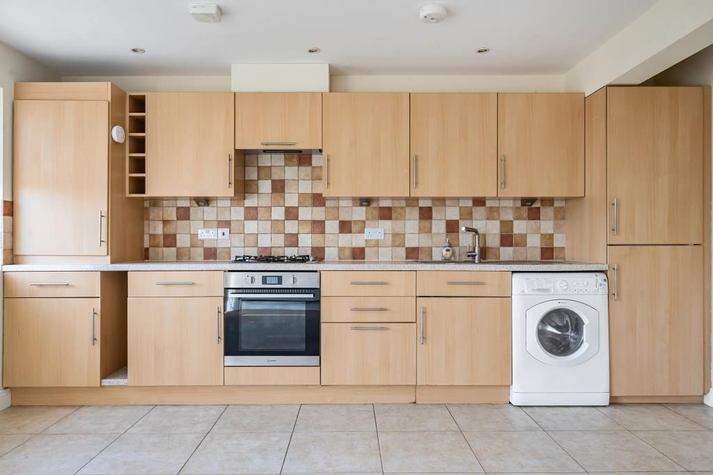 Property photo 2 of 18 Kitchen