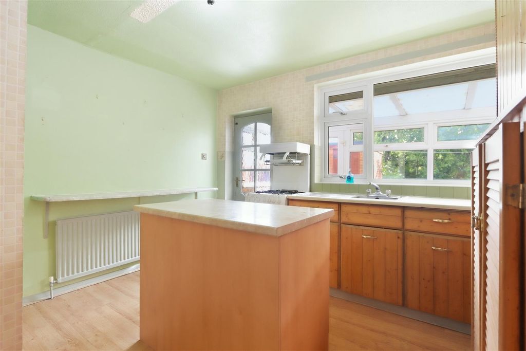 Property photo 3 of 14 Kitchen