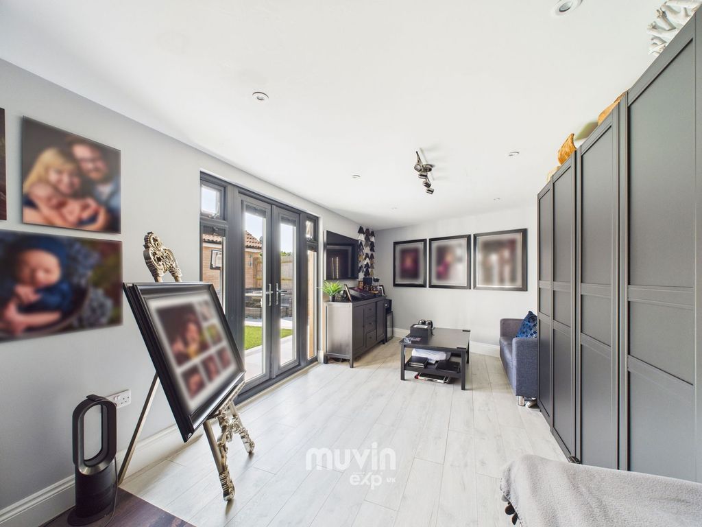 Property photo 3 of 26
