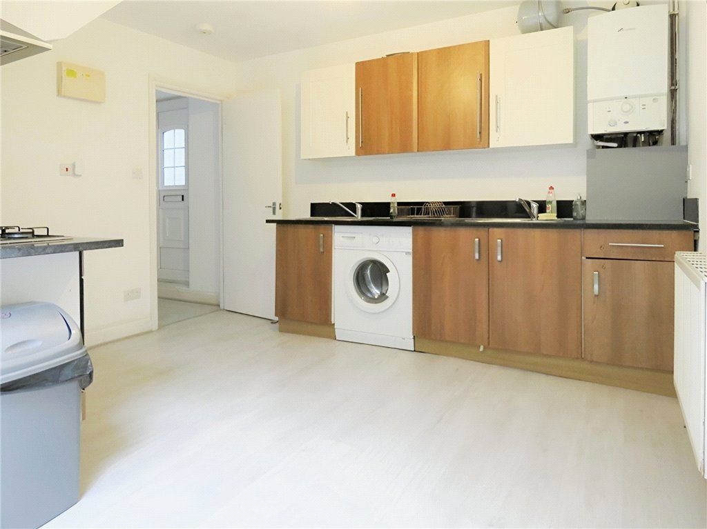 Property photo 3 of 5 Kitchen