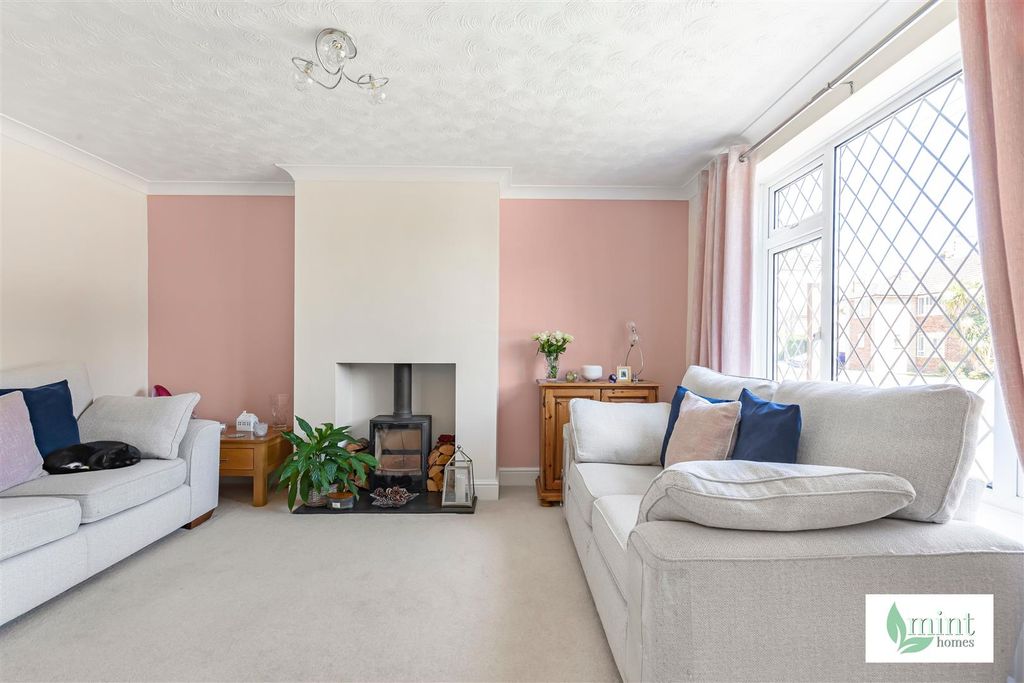 Property photo 3 of 21 Mint_Homes-10_Edward_li_Avenue-Kt14__20_.Jpg