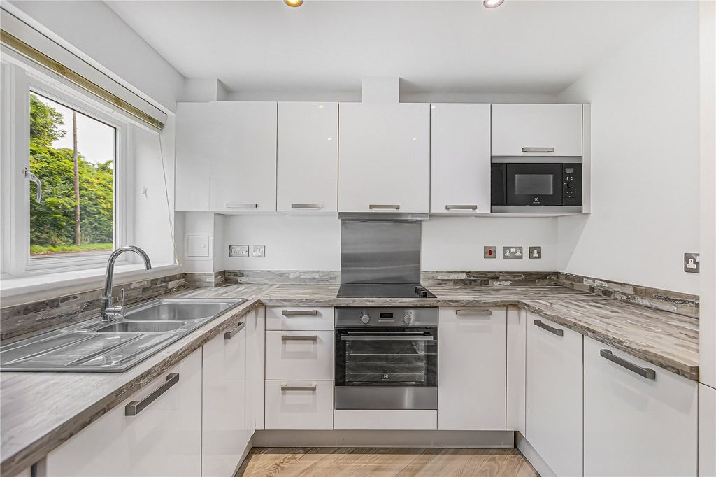 Property photo 2 of 13 Picture No. 03