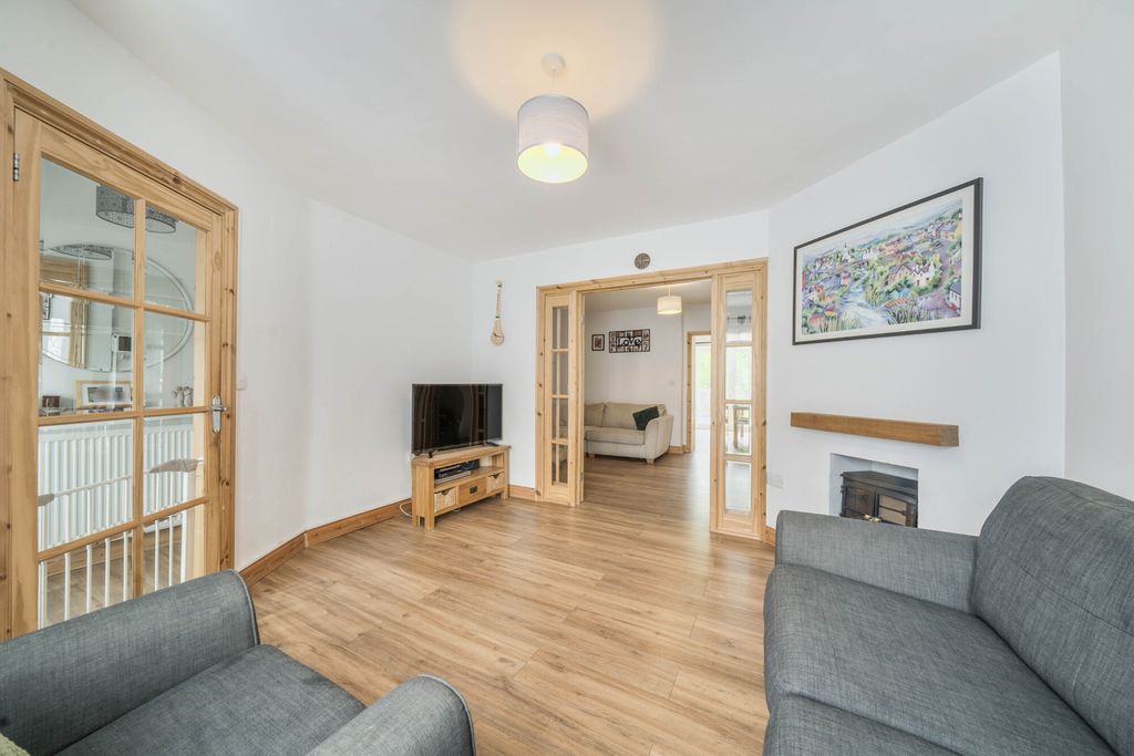 Property photo 2 of 20 1297782-22-682Ef2...