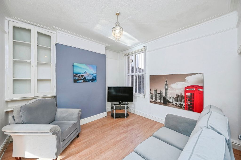 Property photo 3 of 14 Pbox-Img.Jpg