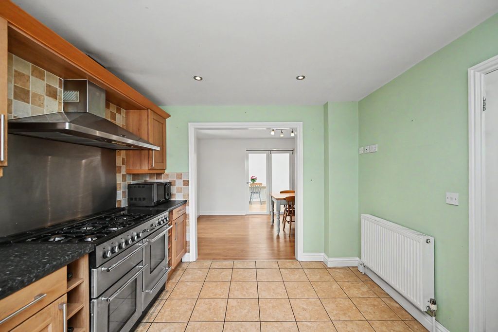 Property photo 3 of 23
