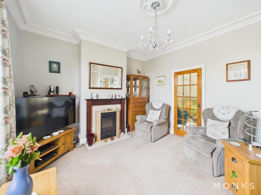 Property photo 3 of 18 Cam01520G0-Pr0165-Still011.Jpg