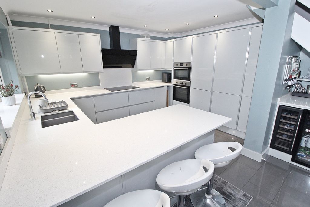 Property photo 2 of 14 4606204