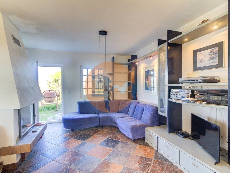 Property photo 2 of 45