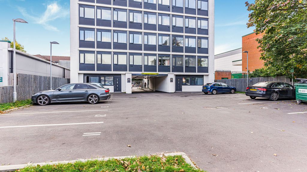 Property photo 1 of 9