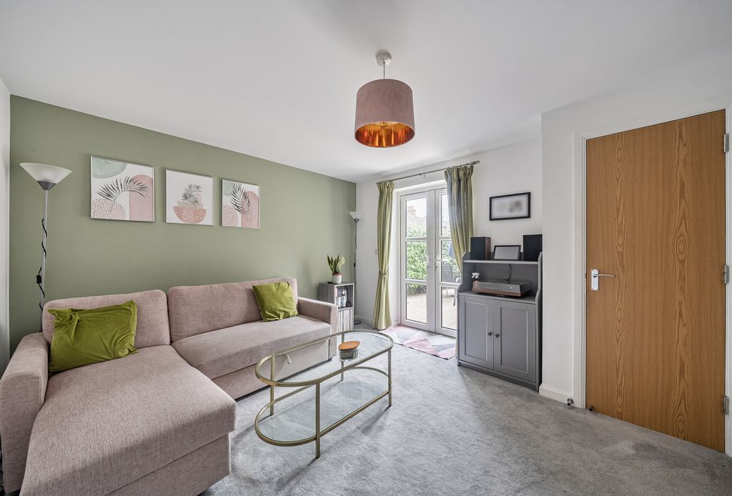 Property photo 2 of 21 1418569-2-69A0334...