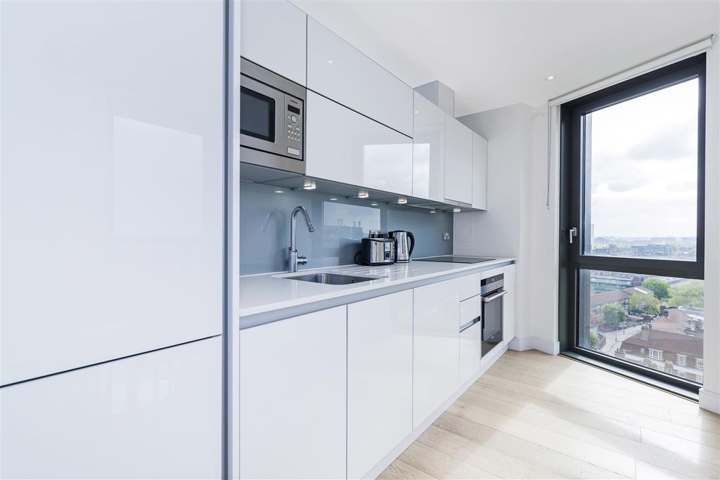 Property photo 3 of 10 Kitchen/Living Area/