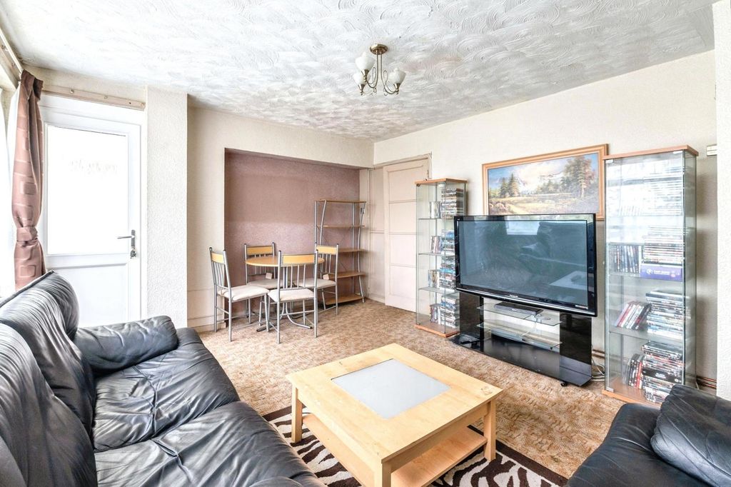 Property photo 3 of 13 Pbox-Img.Jpg