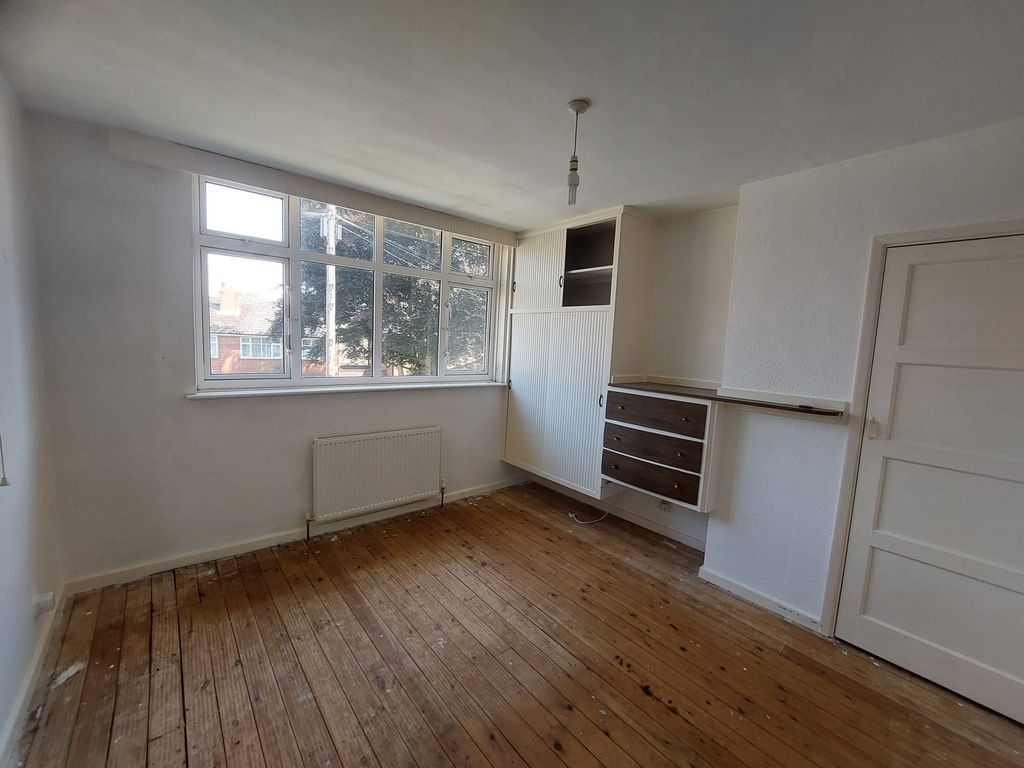 Property photo 3 of 4