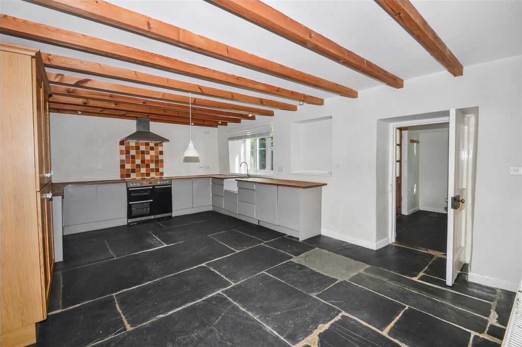 Property photo 3 of 27 Kitchen Breakfast Room