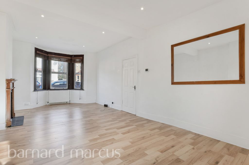 Property photo 1 of 8 Reception Room