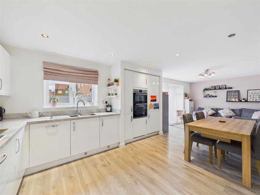 Property photo 2 of 20 Living/Dining Ktichen