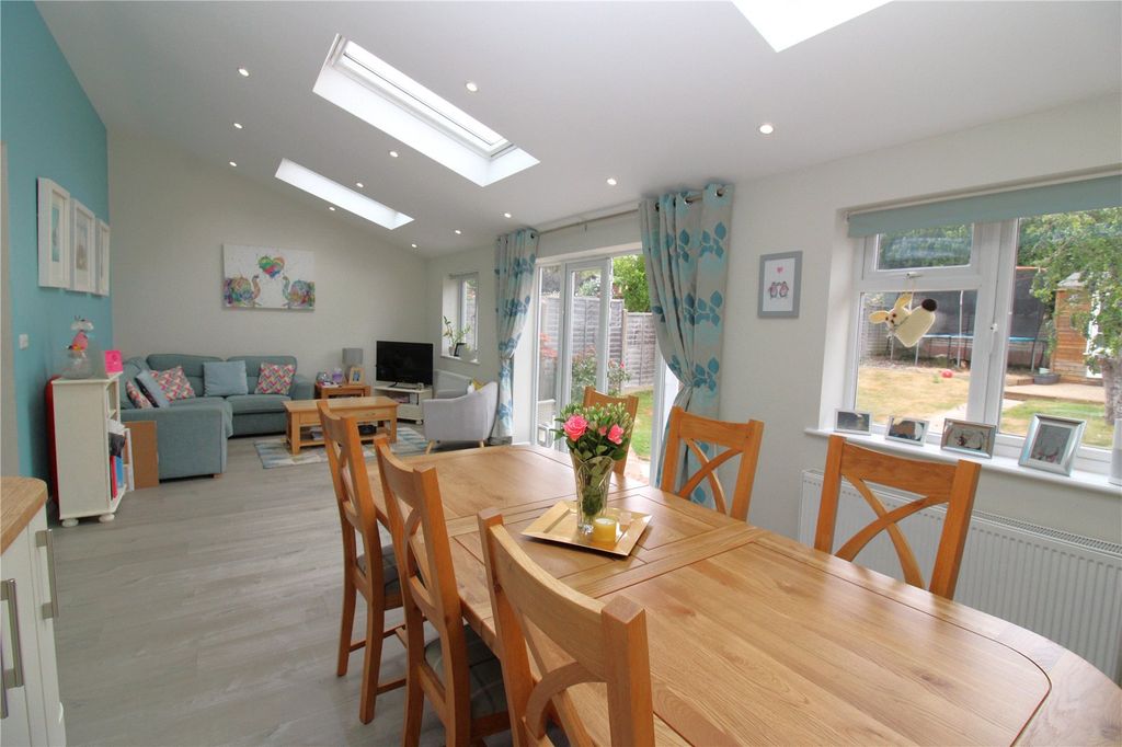 Property photo 3 of 21 Picture No. 17