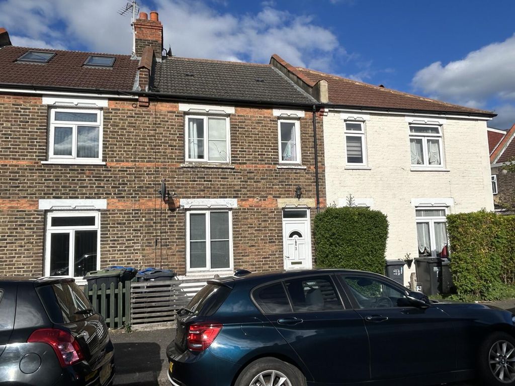 Property photo 1 of 8 Front (Exterior)