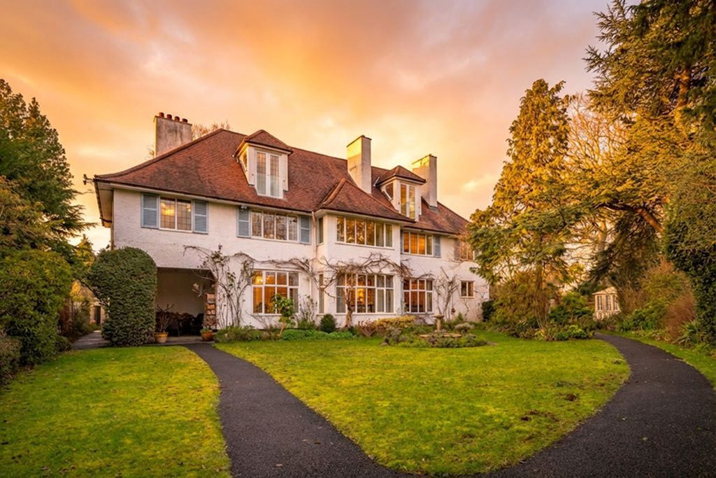 Property photo 1 of 24 Exterior