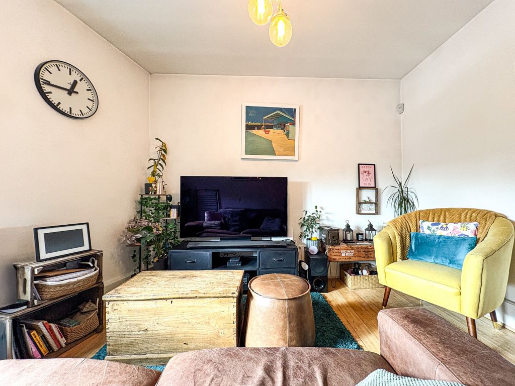 Property photo 2 of 14 4597932