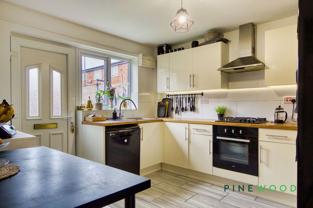 Property photo 2 of 13 Kitchen / Diner